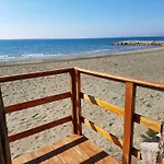 Villa Greg Stupenda Casa Sulla Con Accesso Diretto Al Mare Terracina