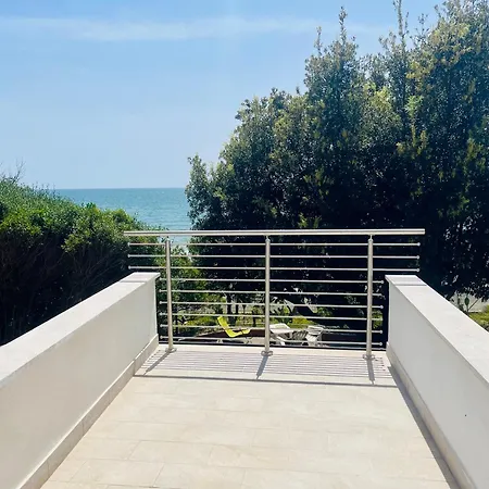 Villa Greg Stupenda Casa Sulla Con Accesso Diretto Al Mare Terracina